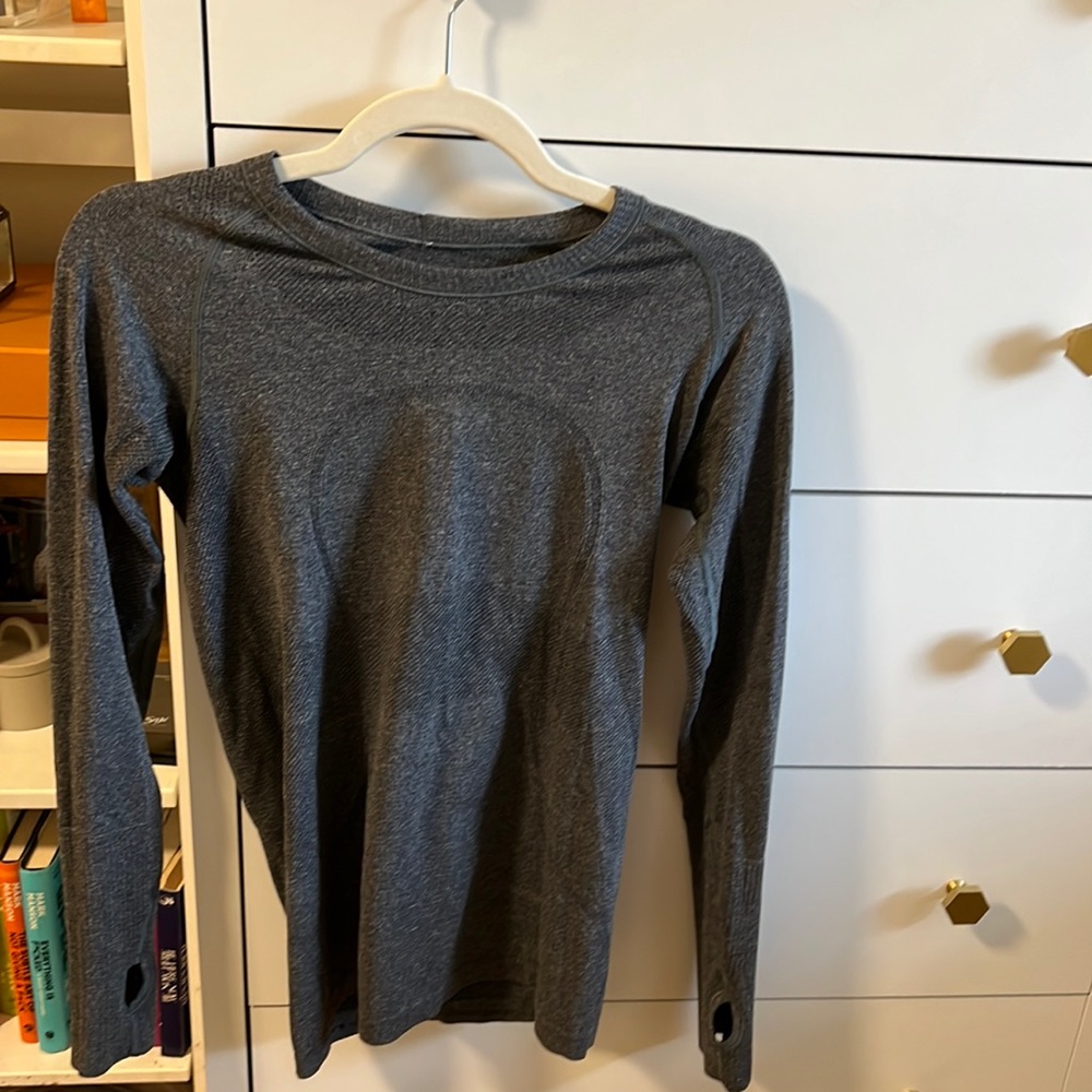 Lulu lemon breathable workout long sleeve